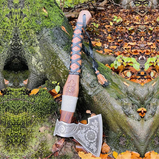 The Essential Guide to Bushcraft Axes